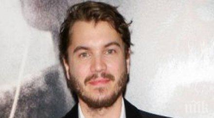 изненада актьорът емил хърш влиза затвора