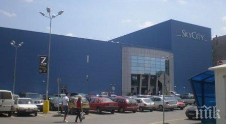 шок столичен мол евакуират хора заради сигнал бомба