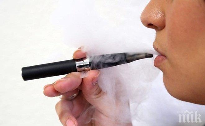 Тийнейджърите  се пристрастяват към никотина чрез електронните цигари 