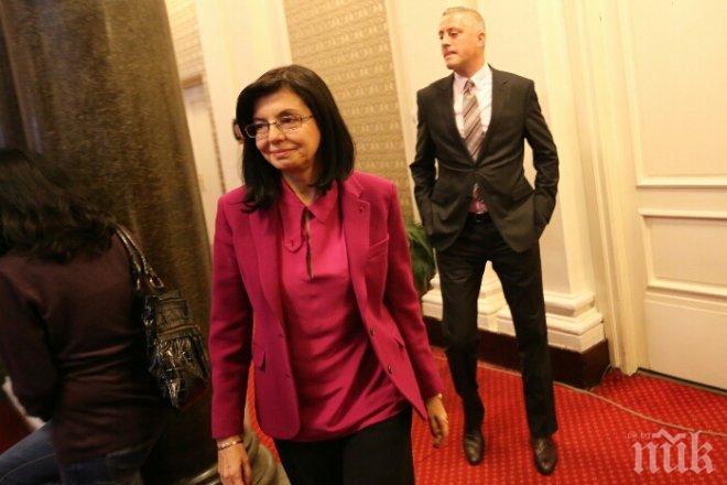 Кунева определи като успешни първите 100 дни на кабинета 