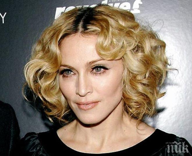 Мадона оплю 50 нюанса сиво: Дървена работа, хич не е секси