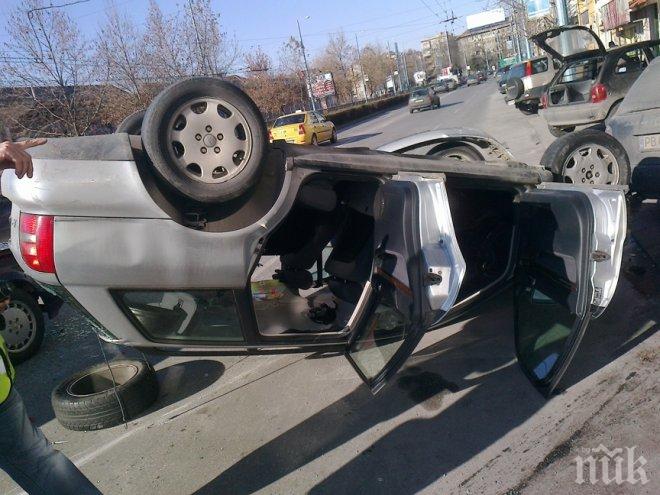 Зверска каскада на Хемус! Млада жена се озова в болница след като джипът й се преобърна на пътя