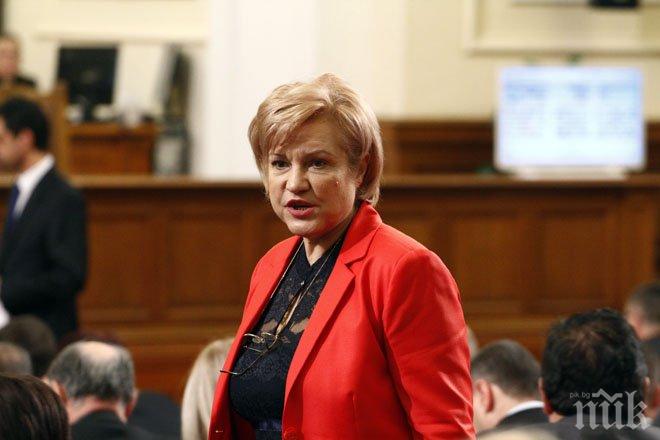 Менда Стоянова бясна на Реформаторите и Патриотите: Много болно ми стана днес в парламента
