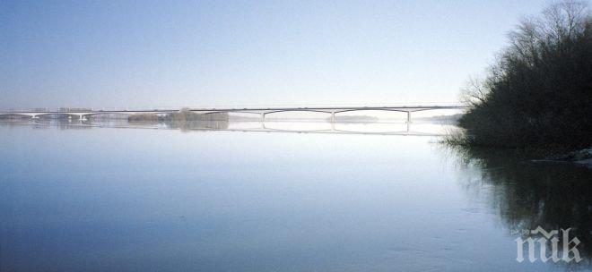 Взеха проби от водите на река Дунав