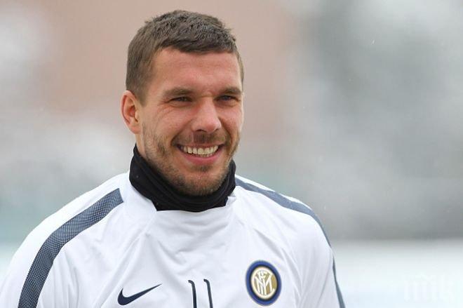 Подолски обмисля да се върне в Арсенал