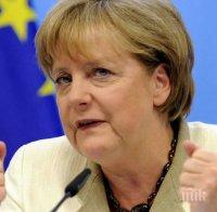 Ренци и Меркел са обсъдили икономическата ситуация в Гърция
