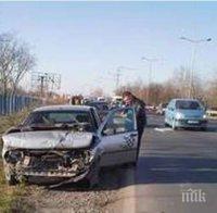 Верижна катастрофа затапи ключов булевард в Бургас (снимки)