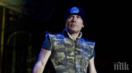 легендарен вокалист айрън мейдън бори рака