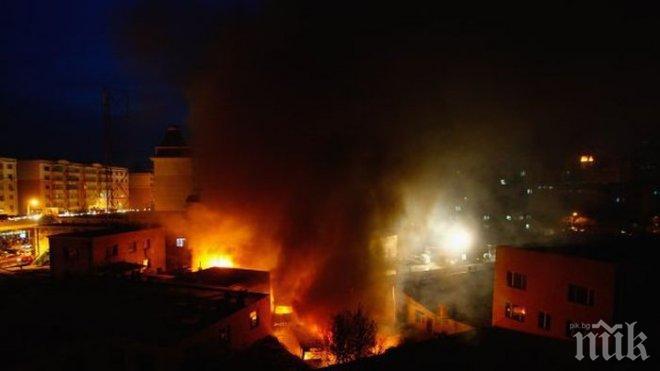 Поне 30 загинали след атаки с коли бомби в Либия