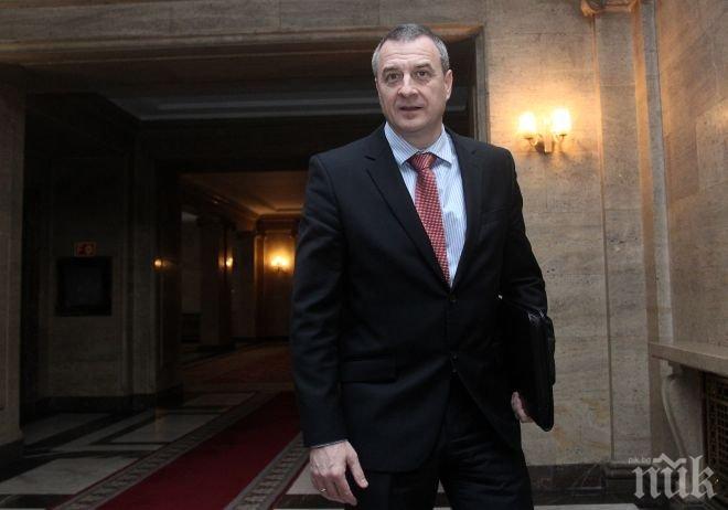 Заради „Червеи”! Ексминистърът Цветлин Йовчев пуснал агенти на ДАНС да ровичкат в сървъри на МВР в Бургас 