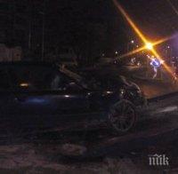 Адска катастрофа във Варна! БМВ премаза такси с клиент в него на централен булевард