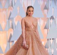 Вижте най-добре облечените и най-провокативно изглеждащите звезди на 