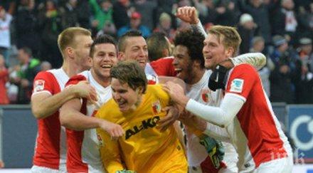 велика драма бундеслигата вратар излезе сам колегата изравни последната секунда