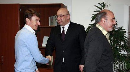 анев изтърпях доста негативи ситуацията досега продължаваме напред