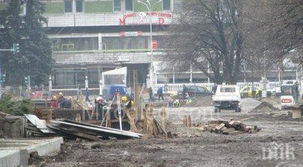 уникални съоръжения правят площада перник