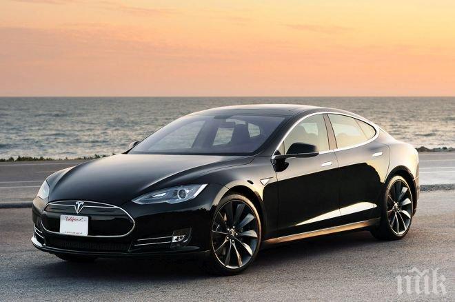 ЗАРАДИ ГАФ: Tesla изтегля над 1 млн. коли