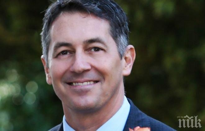 Кери назначи специален пратеник за правата на лесбийките, гейовете, бисексуалните и транссексуалните