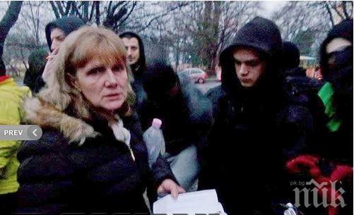 Полиция обсади бургаска гимназия (снимки)