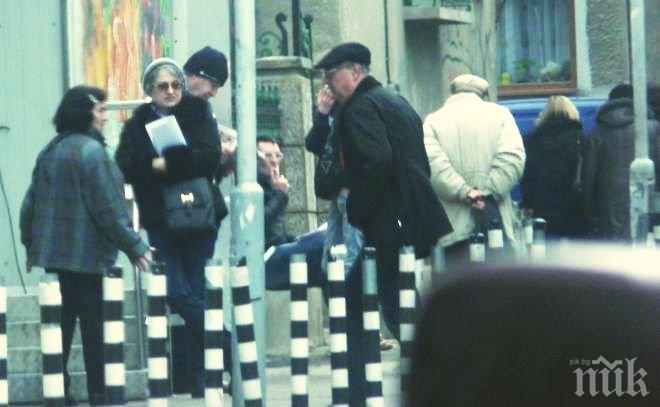 СУПЕР БОМБА в ПИК! Най-търсеният мъж засечен от медията ни! Многобройна охрана пази Петко Сертов! (папарашки снимки) 