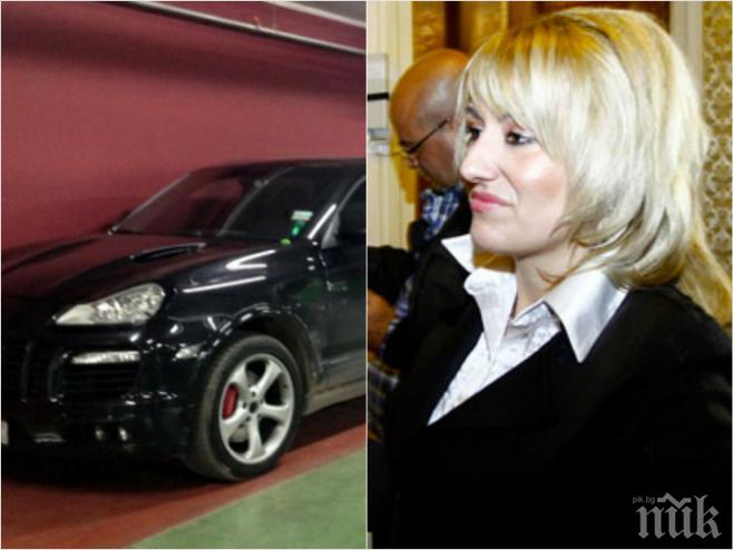 Ана Баракова се оправда: Нямам шофьорска книжка (снимка)

