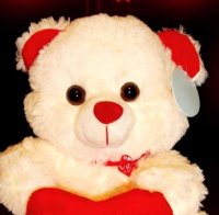 Раздават помощи на деца, пострадали в катастрофи