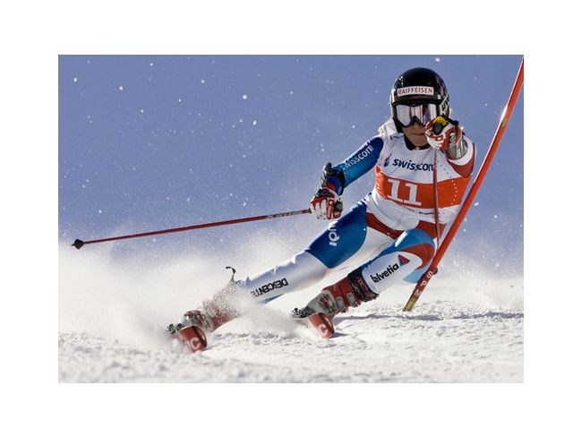 Лара Гут спечели спускането във Вал ДИзер, Линдзи Вон падна зловещо