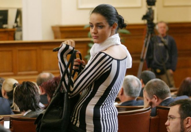 Калина Крумова жали Бойко, хвали Капка 