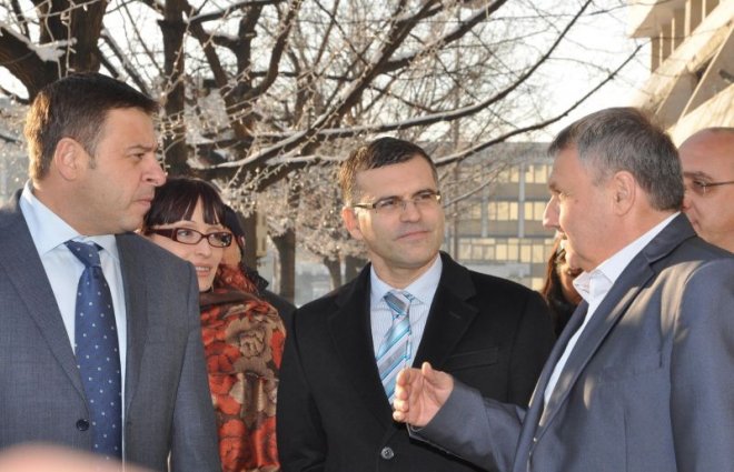 Дянков пожела на пенсионерите „главно да са здрави”