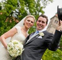 Младоженци превърнаха медения си месец в двегодишна ваканция