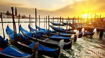 гондола инвалиди заплава венеция