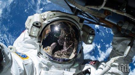 астронавт мкс засече вода скафандъра