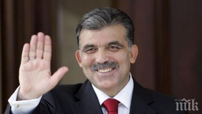 Бившият турски президент загърби Меджлиса