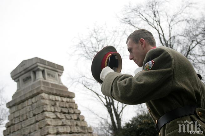 Поклонение и панихида за загиналите български медици