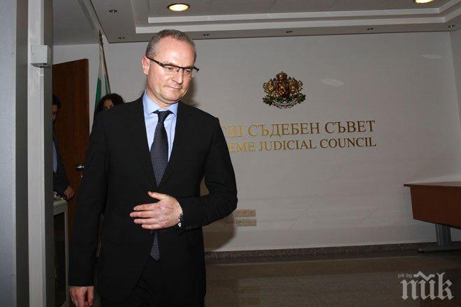 Лозан Панов: Цялото ръководство на Софийския градски съд да подаде оставка!