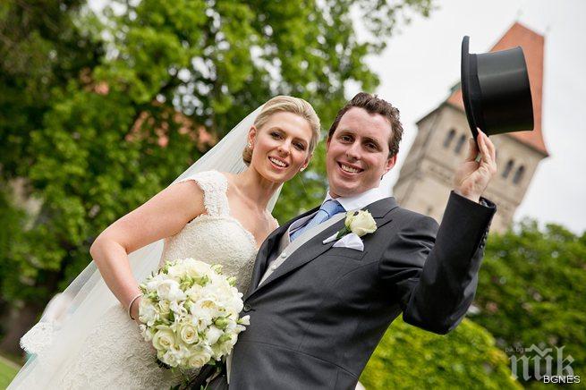 Младоженци превърнаха медения си месец в двегодишна ваканция