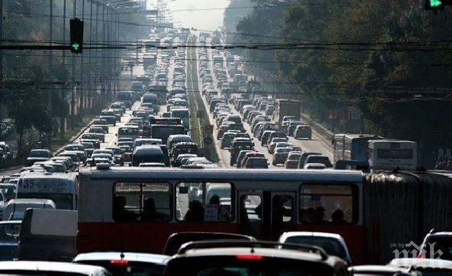 Трафикът в столицата е натоварен