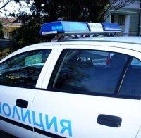 Криминално проявен нападна полицаи с нож, те го простреляха