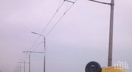 пик ексклузивни кадри катастрофата аспаруховия мост такси таван ауди помляно снимки