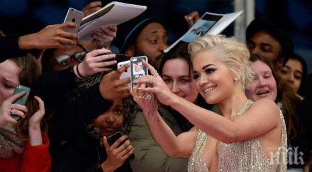 рита ора трябвало носи перука заради съсипана коса