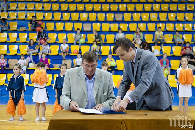 Юношите на ЦСКА и Славия откриват зала Триадица