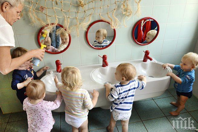 Сензори ще следят за миенето на ръцете след тоалетна