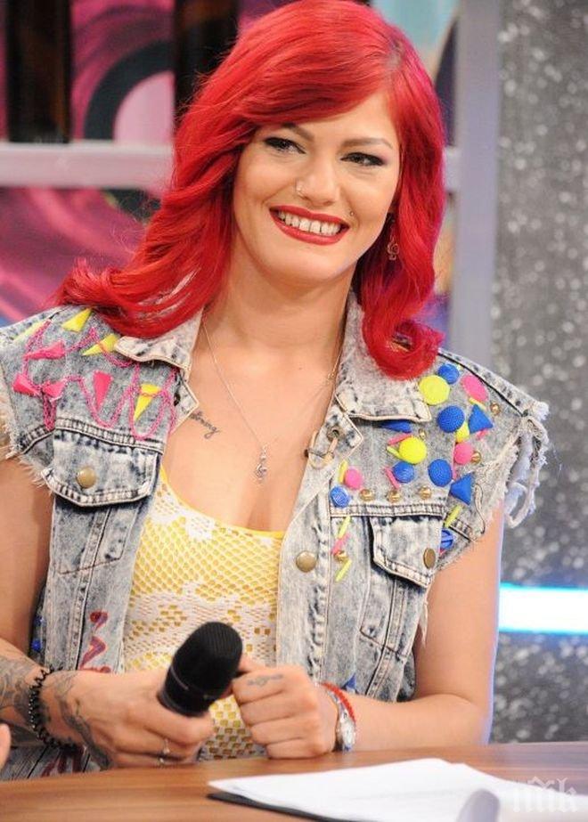 Трагедия в семейството на Жана Бергендорф! Не познава баща си, мисли друг мъж за свой родител, но и той я зарязва