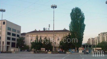 обществени съвети заради скулпторите площада перник