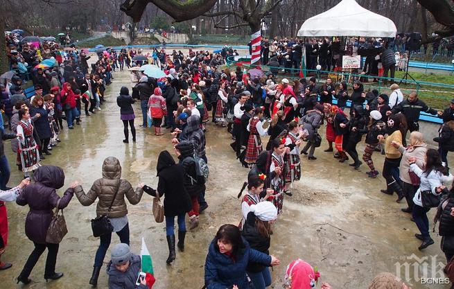 137 народни инструмента за 137-годишнината от Освобождението във Варна