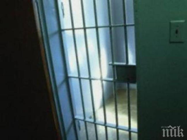 Гръцки прокурори препоръчаха лидерът на Златна зора да бъде пуснат под гаранция