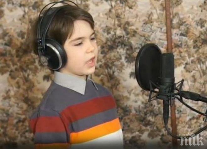 Трън иска 8-годишния Виктор, който просълзи хиляди с песен за 3 март, за почетен гражданин

