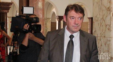 писанчев лазаров изчакват коментарите поисканите оставки