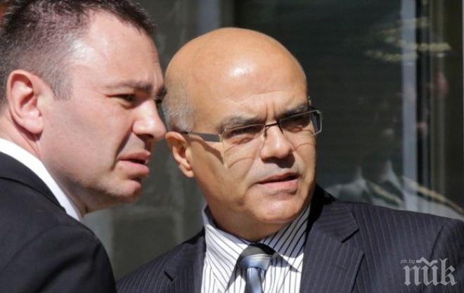 ИЗВЪНРЕДНО в ПИК! Йордан Бакалов, Методи Андреев и Цоновски в рулетката за нов вътрешен министър! И Атанасов се натиска за стола на Вучков! (обновена)