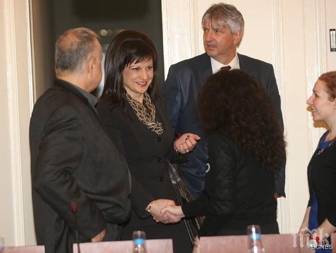 Национална програма за борба с вирусните хепатити обсъди кръгла маса в НС