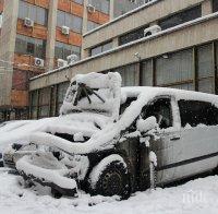 Провокация?! Изгоряла е цялата предна част на подпаления микробус на ДПС (снимка)